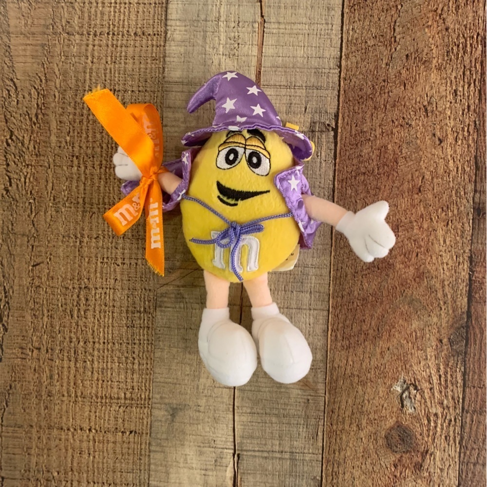 M&M 8” Stuffed Plush 2003 Galerie Yellow Wizard Purple Cape